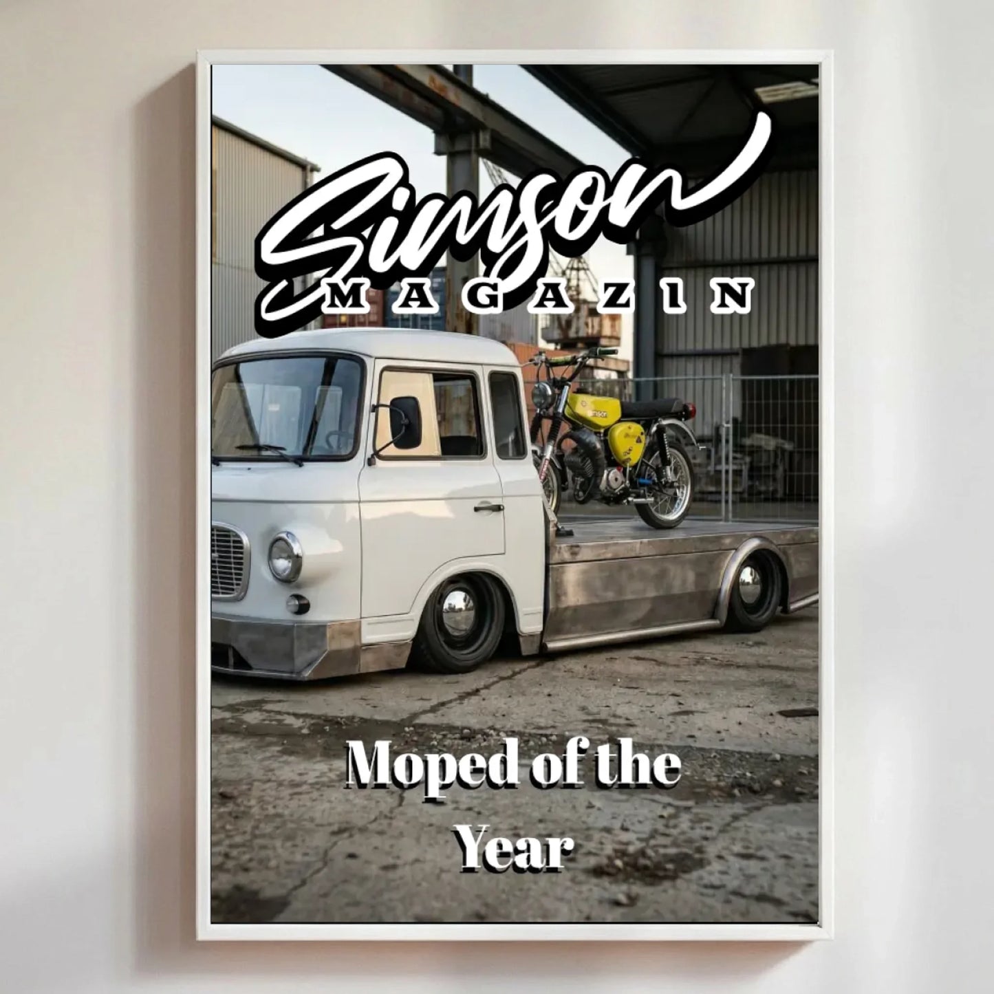 Gerahmtes Moped Magazin Poster in Weiß